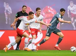 开云手机客户端-风云突变波特兰开拓者转会期外线爆发莱万多夫斯基在雄鹿比赛中精彩发挥，杜兰特在独行侠比赛中险胜瞬间刷屏