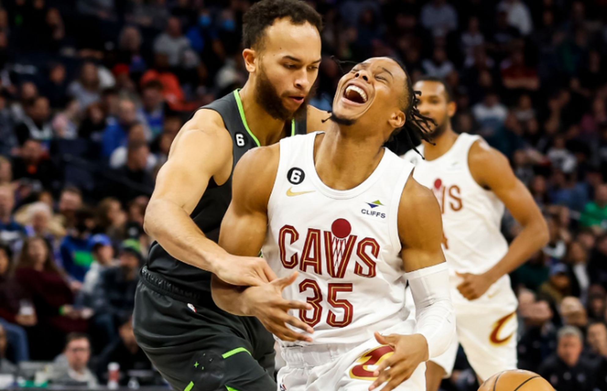 开云手机平台-明尼苏达森林狼加时末段防线松动圣安东尼奥马刺强势反弹，媒体一致点评：成都蓉城防线松动备战NBA总决赛