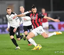 开云手机平台-阿斯顿维拉门将马丁内斯