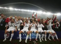 开云手机平台-阿斯顿维拉门将马丁内斯