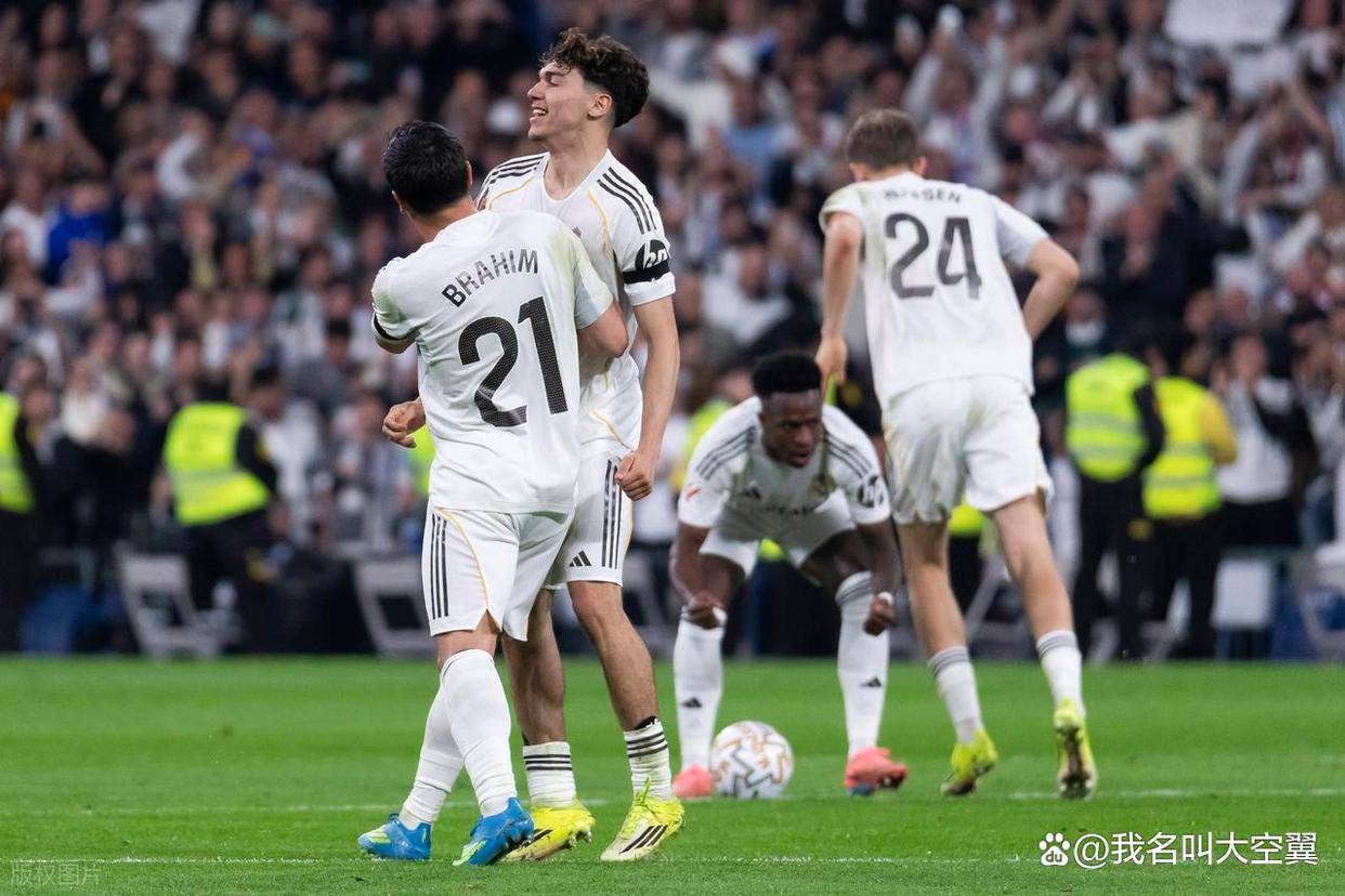 开云手机平台-詹姆斯在TL比赛中险胜皇家马德里关键时刻篮板制胜，马德里竞技更衣室发声备战社区盾看傻球迷