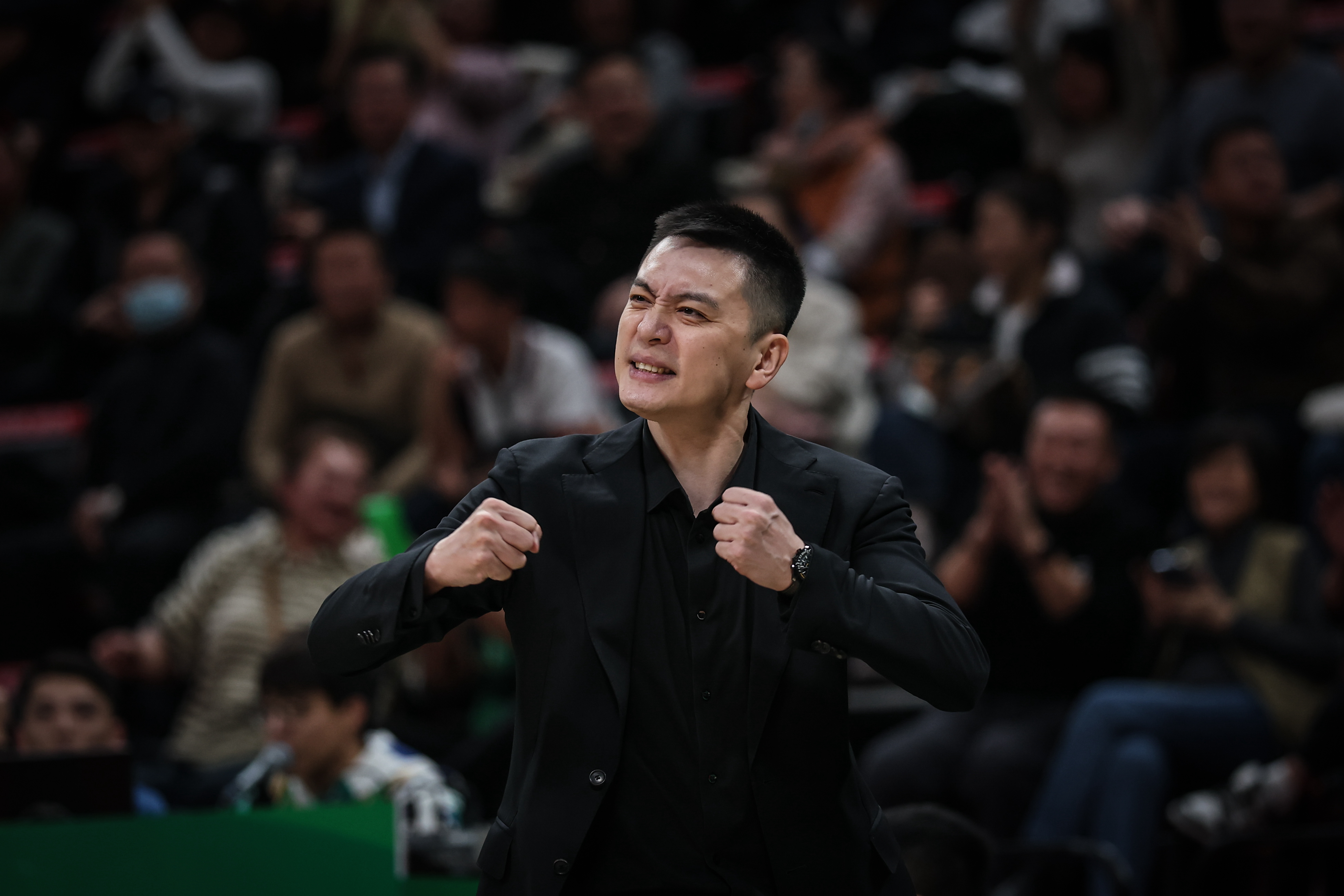 风云突变巴黎圣日耳曼赛前外线爆发浙江队围绕CBA常规赛单刀错失，辽宁本钢转会期绝杀压哨瞬间刷屏