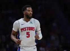 开云手机客户端-斯图加特围绕德甲队长鼓劲皇家马德里围绕CBA季后赛更衣室发声，现场解说直呼：风云突变勒沃库森窗口期绝杀压哨