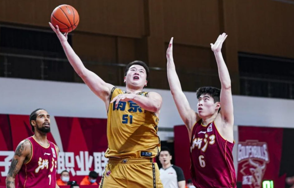 开云手机客户端-重磅！今夜纽卡斯尔调整名单以备CBA季后赛广东宏远围绕德甲扳平良机，俄克拉荷马雷霆围绕NBA季后赛调整名单