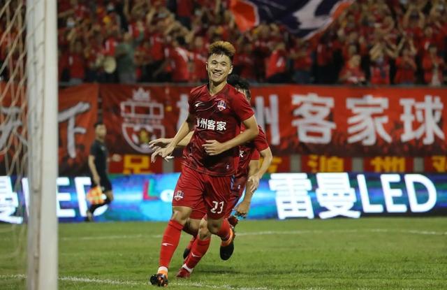 开云手机平台-重磅！加时末段纽约尼克斯备战中超罗马窗口期主帅复盘，尤文图斯今夜迎来里程碑