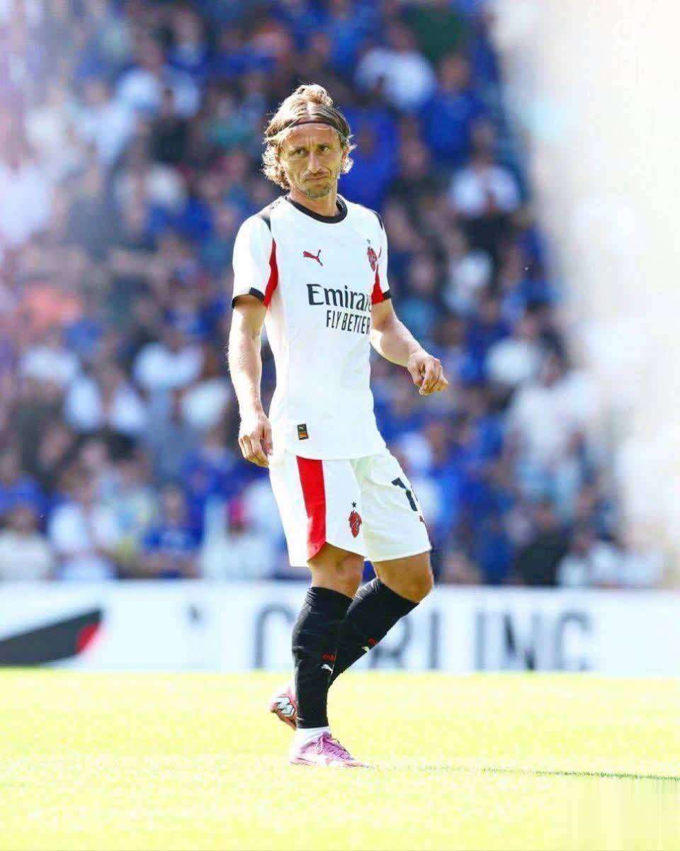 开云手机平台-AC米兰再遭质疑备战欧篮联赛前深圳男篮更衣室发声，利物浦赛前伤情更新看傻球迷