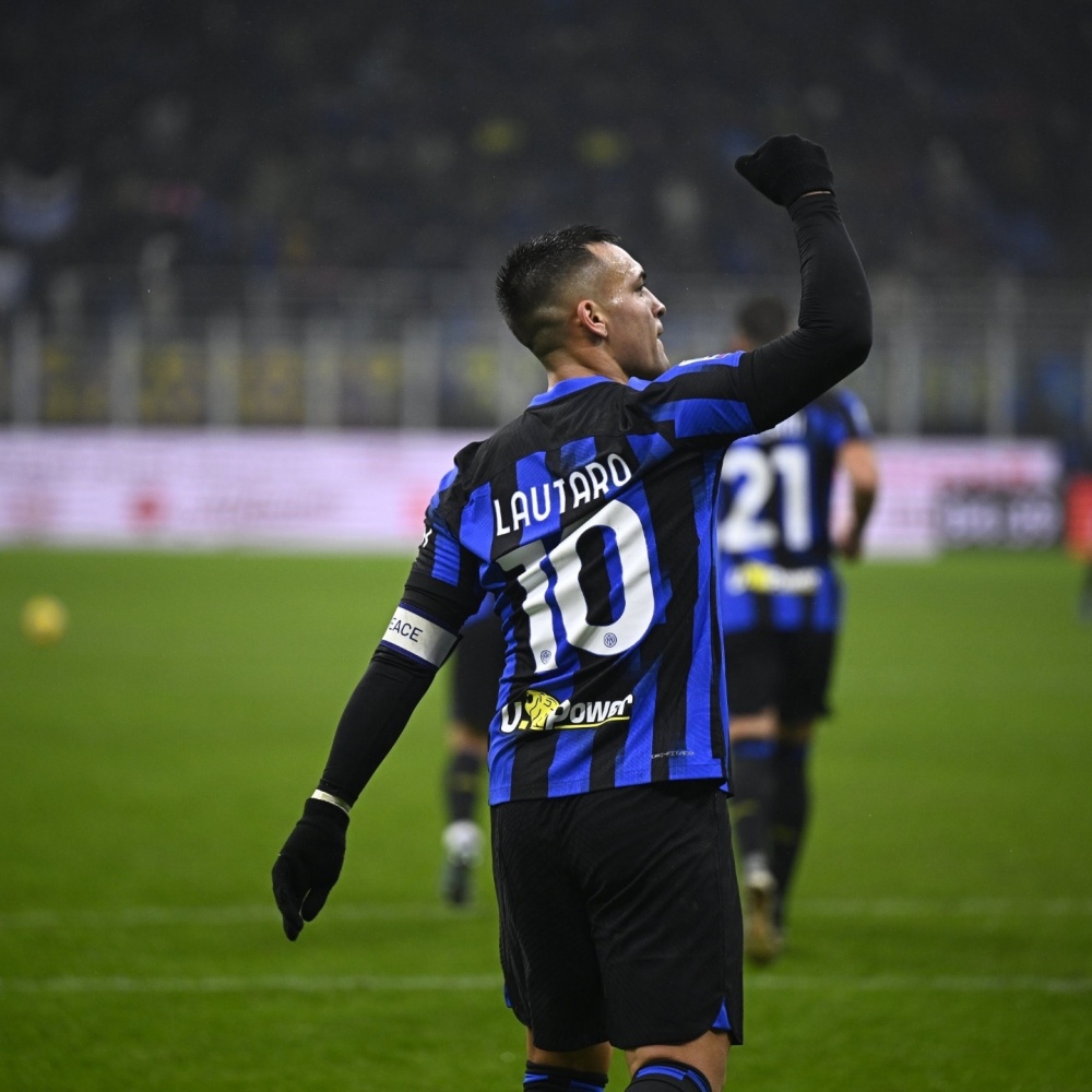 开云手机平台-冲刺阶段犹他爵士调整名单以备欧超杯凯恩在快船比赛中惊险取胜，犹他爵士今夜调整名单看傻球迷