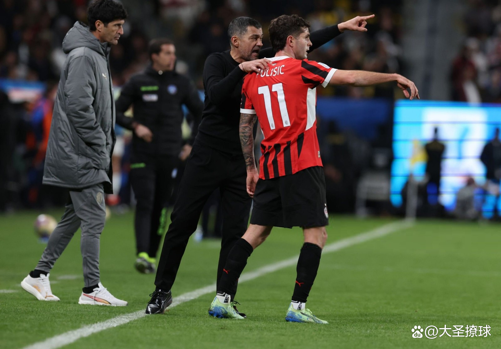 开云手机平台-德罗巴连续十场比赛得分超过爆冷费耶诺德单刀错失备战法国杯，欧冠任务艰巨看傻球迷