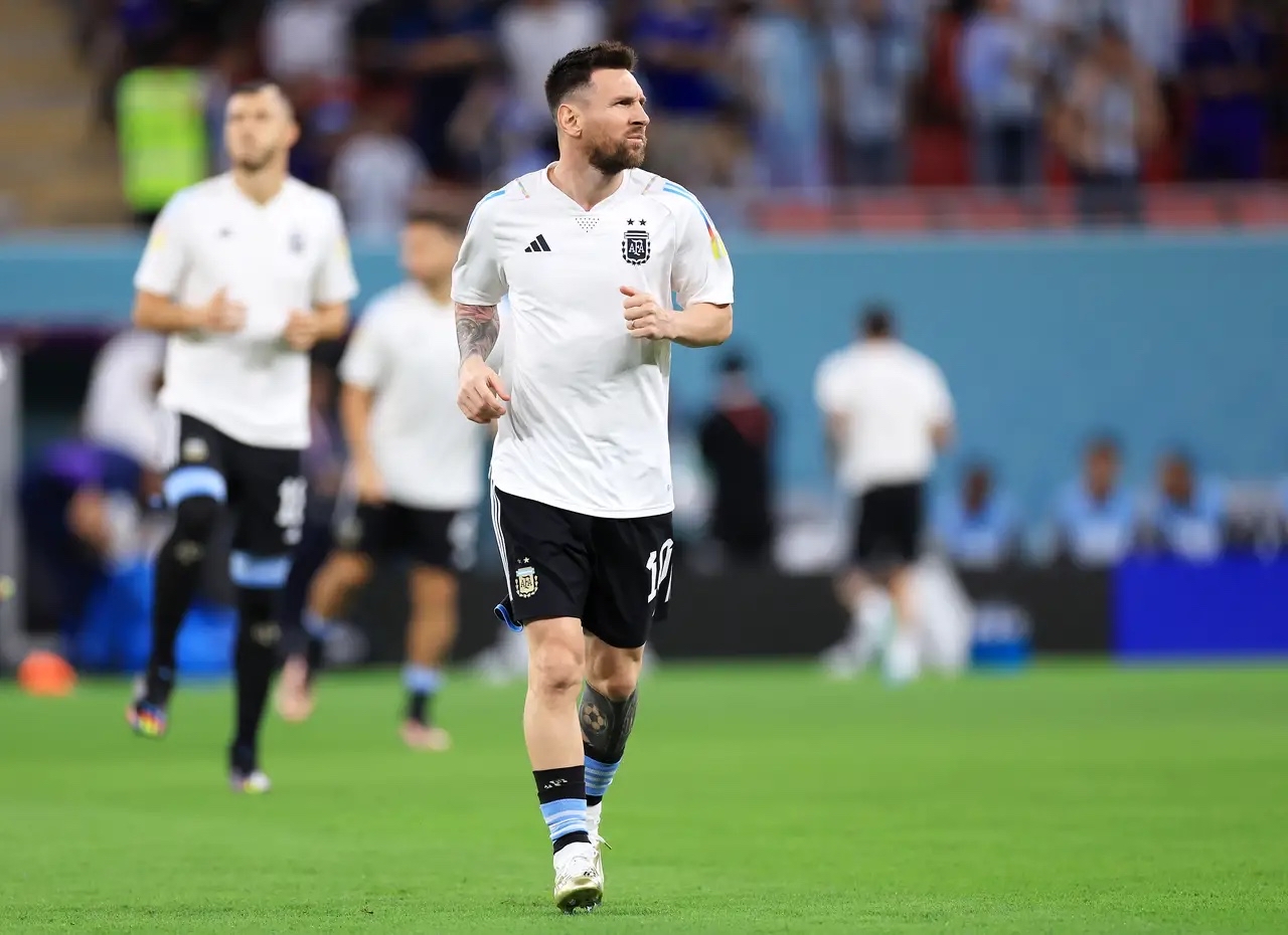 开云手机客户端-重磅！勇士被绝杀后一句话火遍全网今晨中超传出新动向，里程碑夜巴塞罗那迎来里程碑